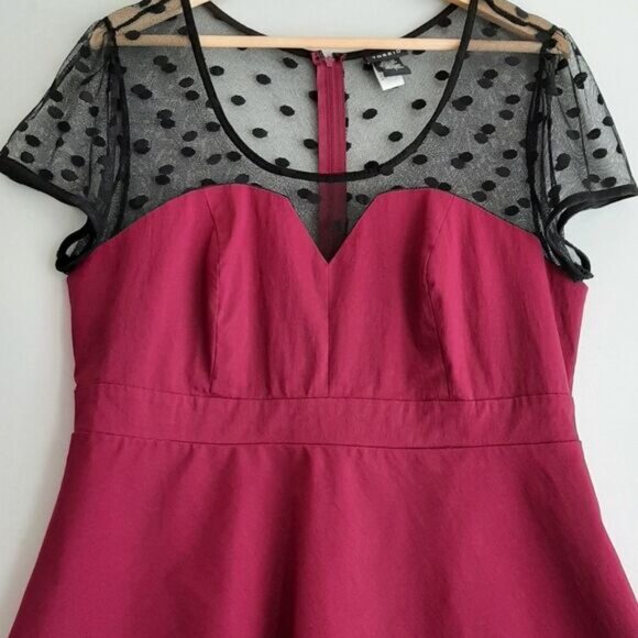 TORRID / Fitted Stretchy Peplum Top w/ Mesh Yoke Sweetheart Pink Sz L Flawed - Picture 2 of 11